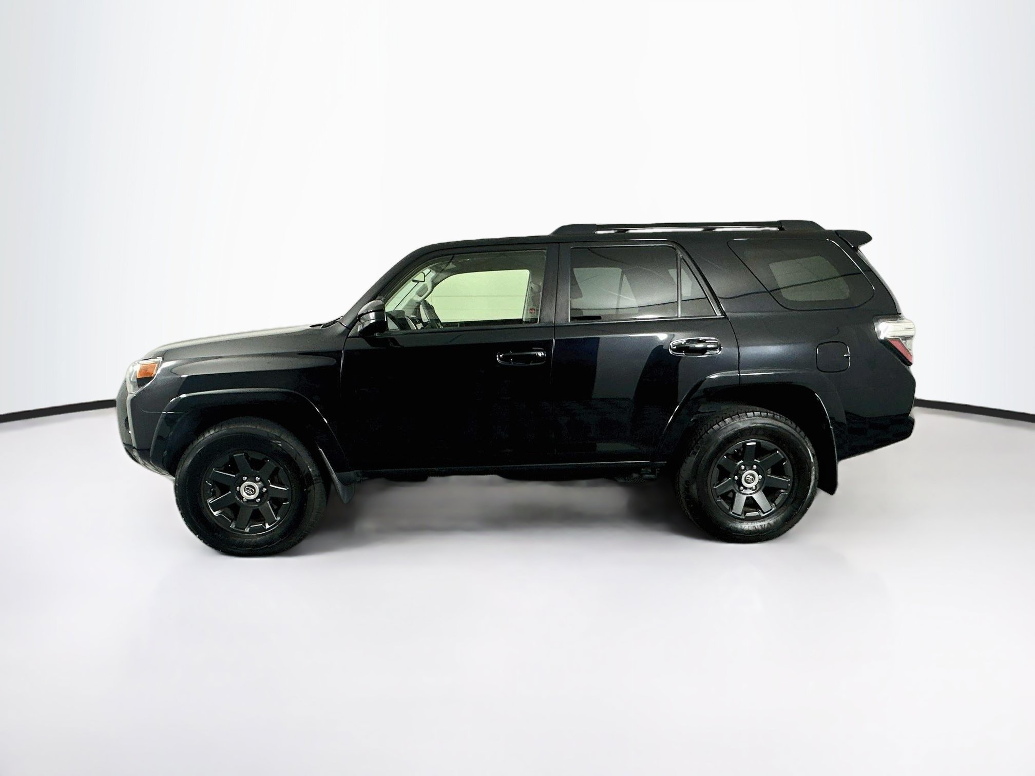 Used 2022 Toyota 4Runner Trail Special Edition AWD/4WD image 4