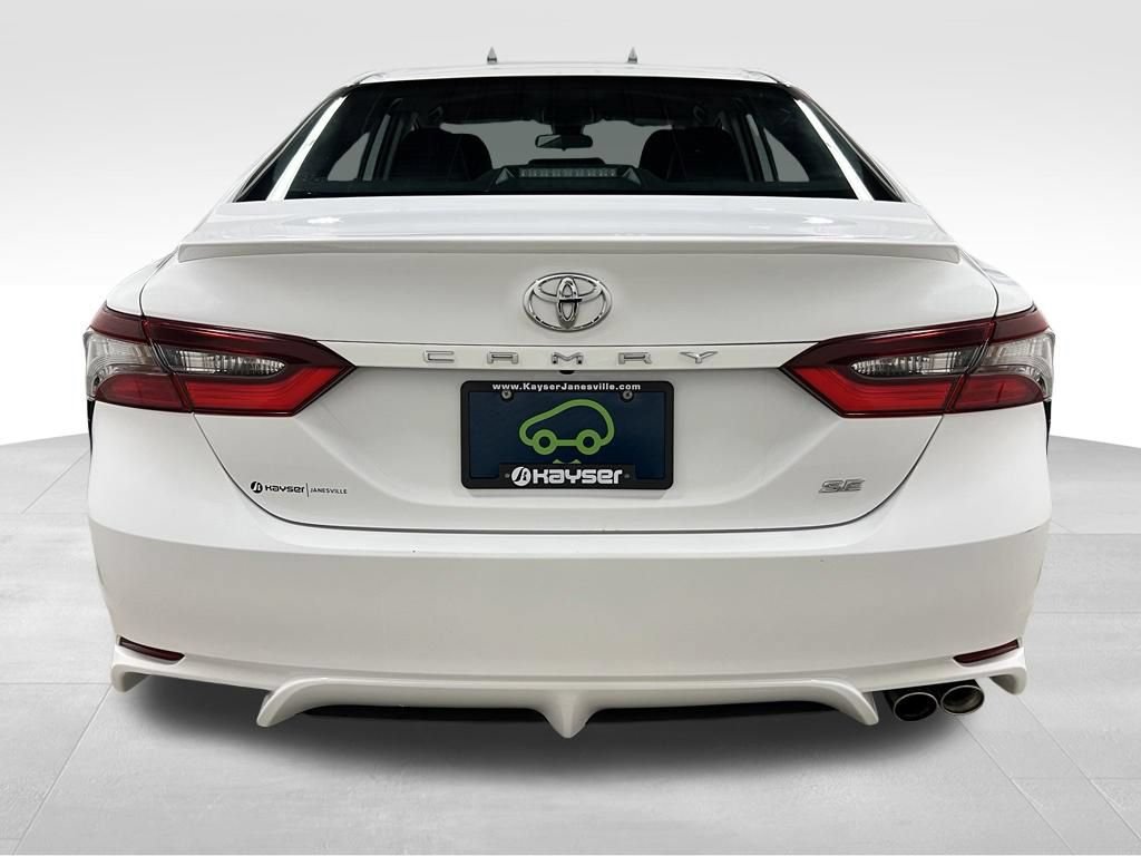 Used 2024 Toyota Camry SE FWD image 4
