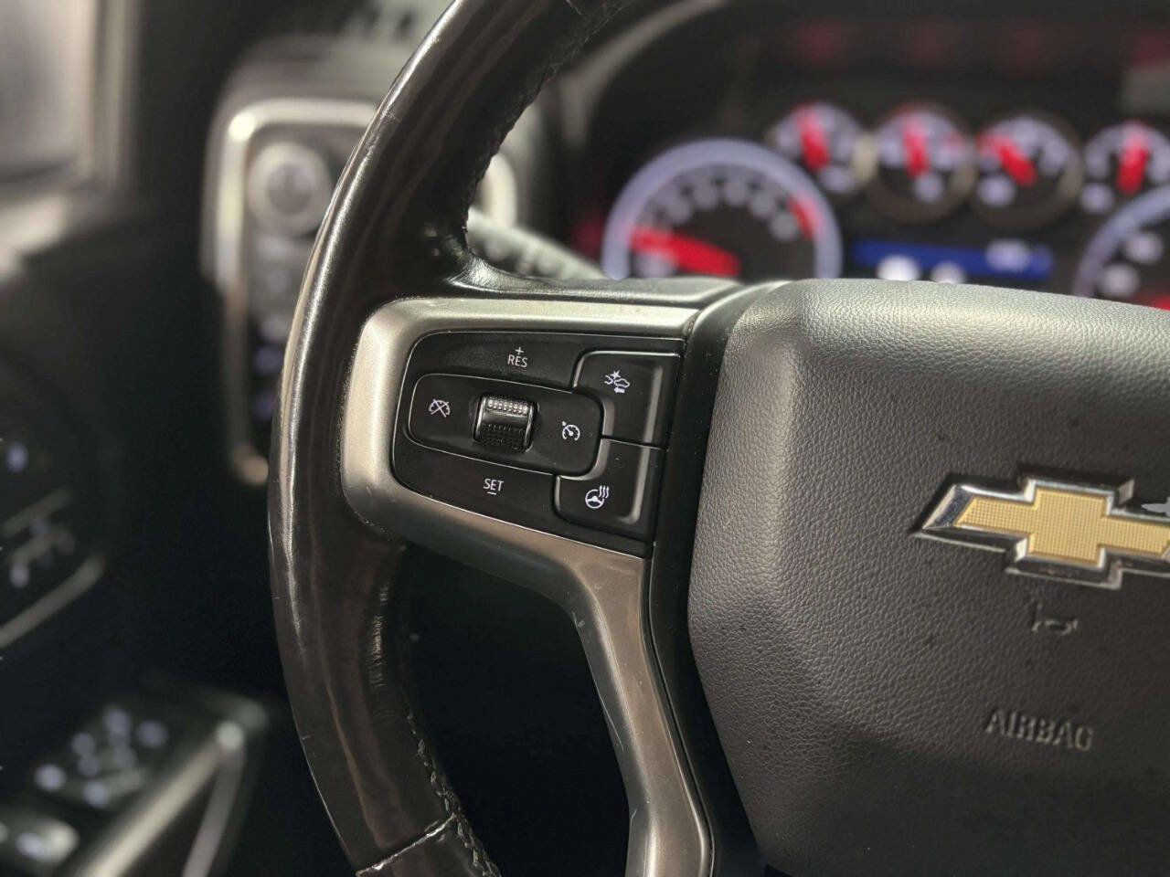 Used 2019 Chevrolet Silverado 1500 LTZ w/ LTZ Premium Package AWD/4WD image 41