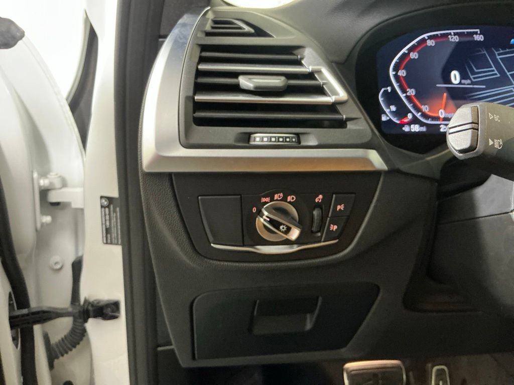 Used 2025 BMW X4 xDrive30i w/ Premium Package AWD/4WD image 17