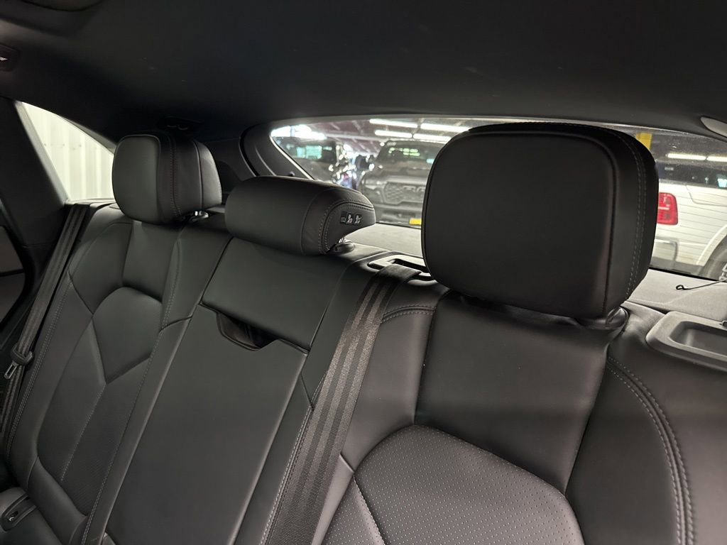 Used 2019 Porsche Macan S AWD/4WD image 12
