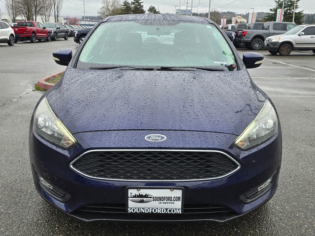 Used 2016 Ford Focus SE w/ Equipment Group 201A image 2