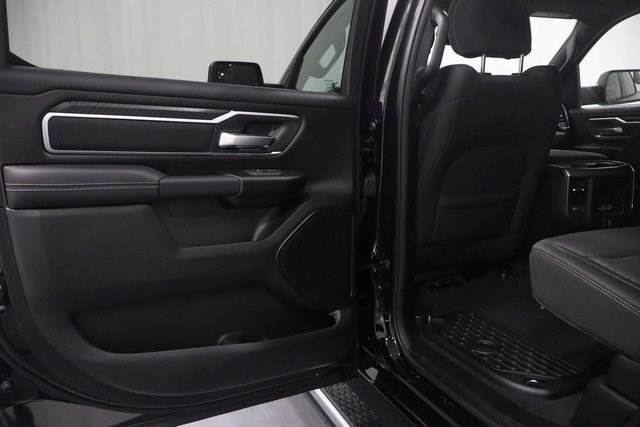 New 2026 RAM 1500 4x4 Crew Cab image 11