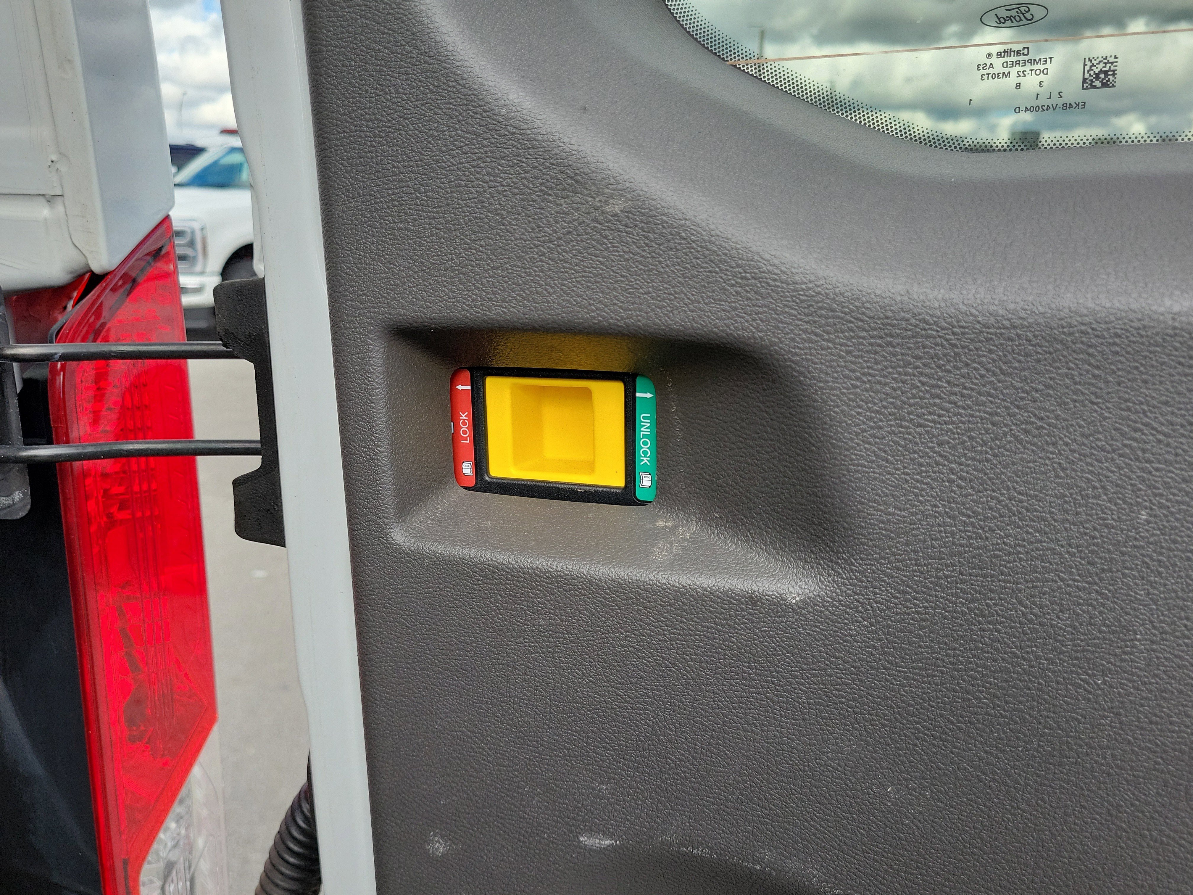 Used 2023 Ford Transit 350 XLT image 15