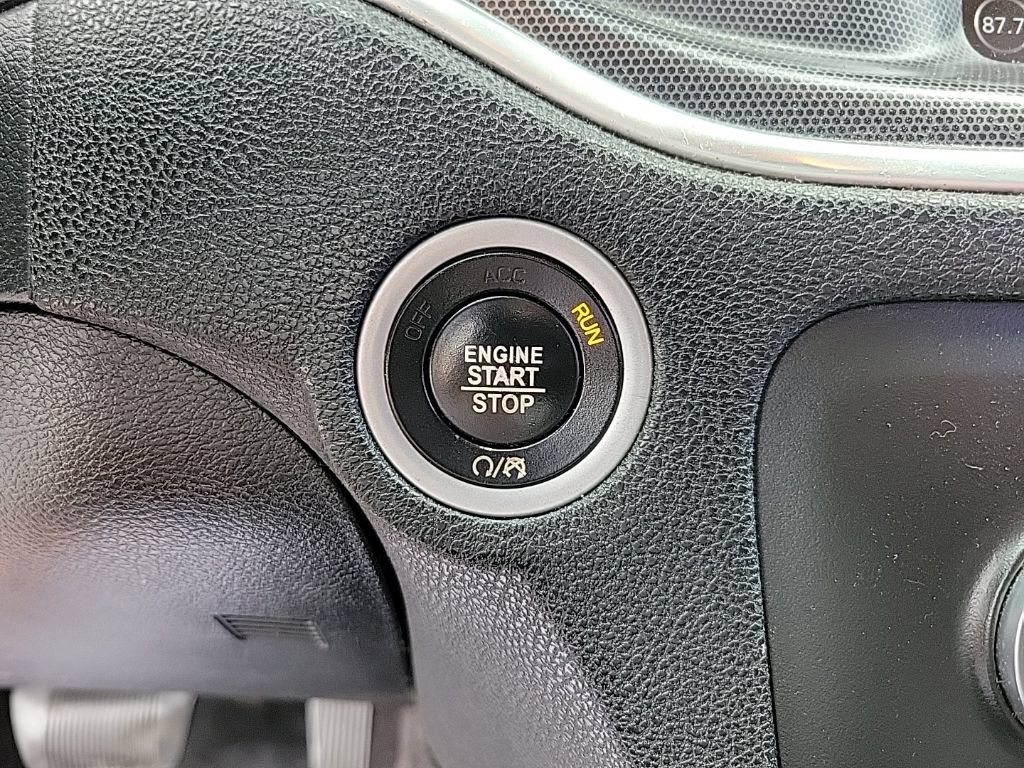 Used 2018 Dodge Charger R/T RWD image 21