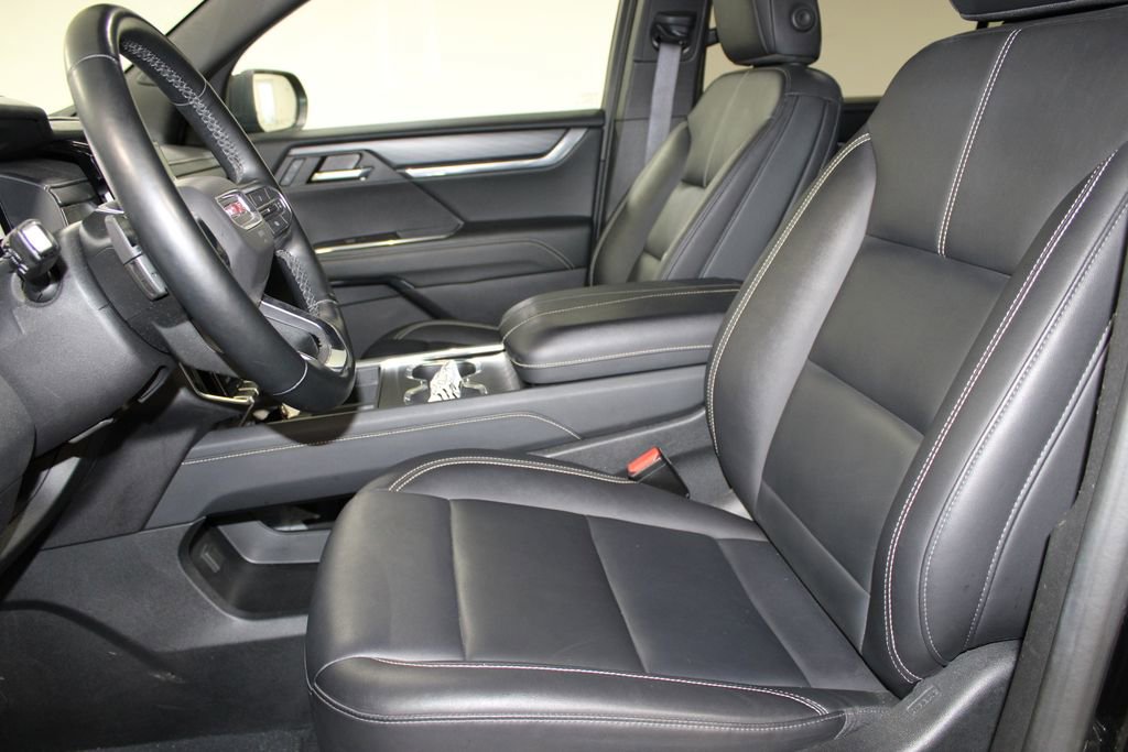 Used 2024 GMC Acadia Elevation image 16