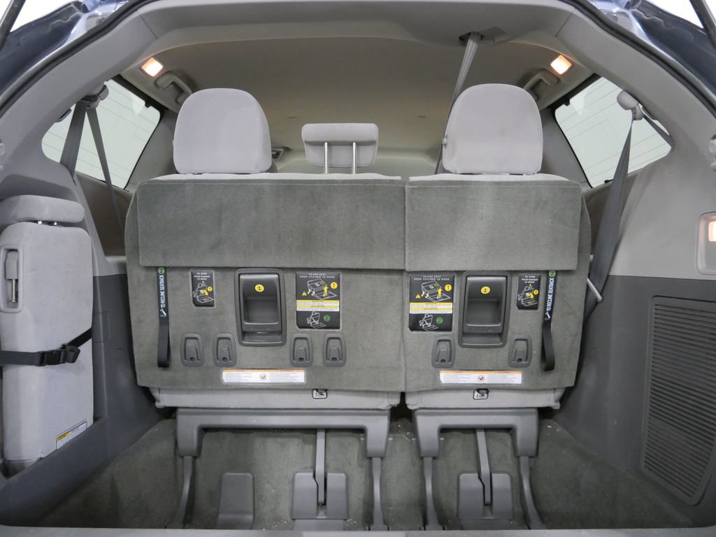 Used 2017 Toyota Sienna LE FWD image 24