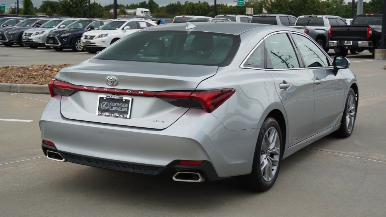 Used 2022 Toyota Avalon XLE FWD image 6