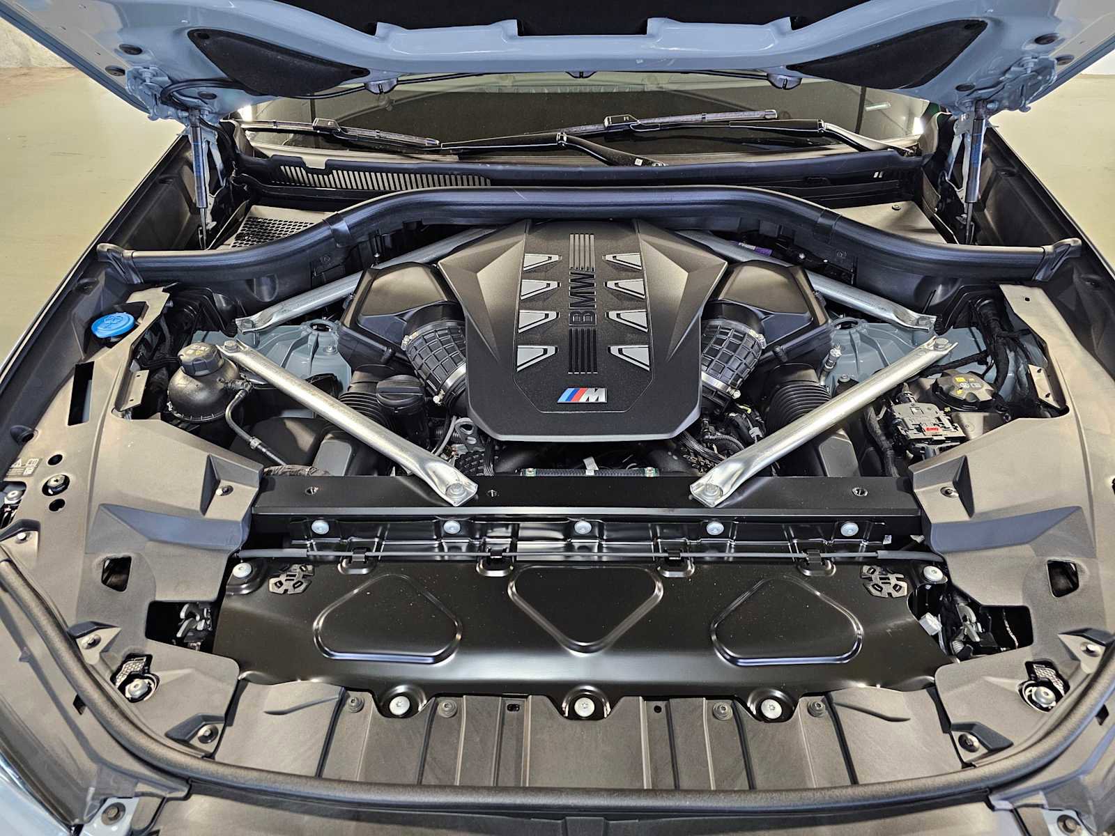 New 2026 BMW X6 M60i AWD/4WD image 9
