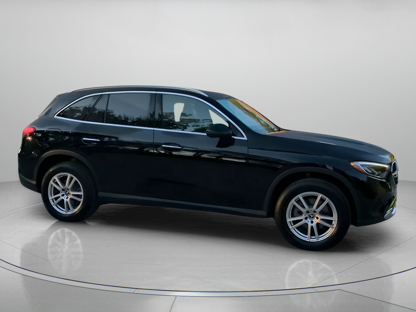 Used 2025 Mercedes-Benz GLC 300 image 34