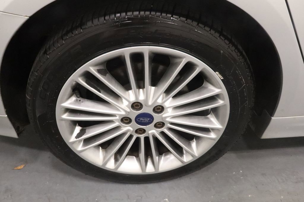 Used 2016 Ford Fusion SE w/ Equipment Group 202A FWD image 25