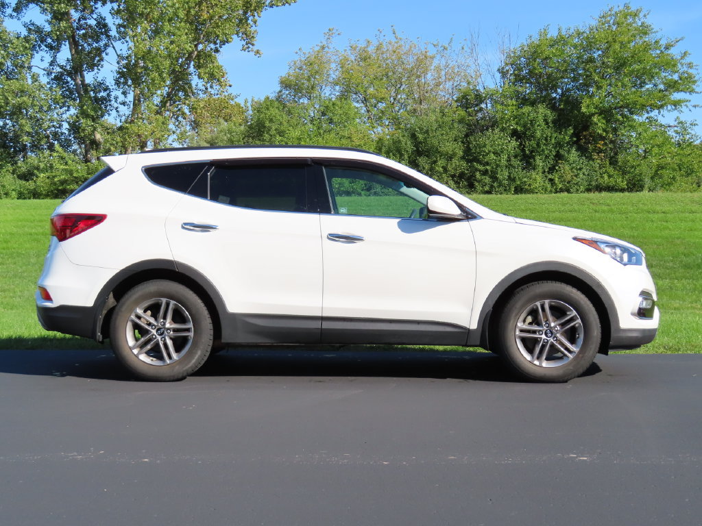 Used 2017 Hyundai Santa Fe Sport AWD/4WD image 2