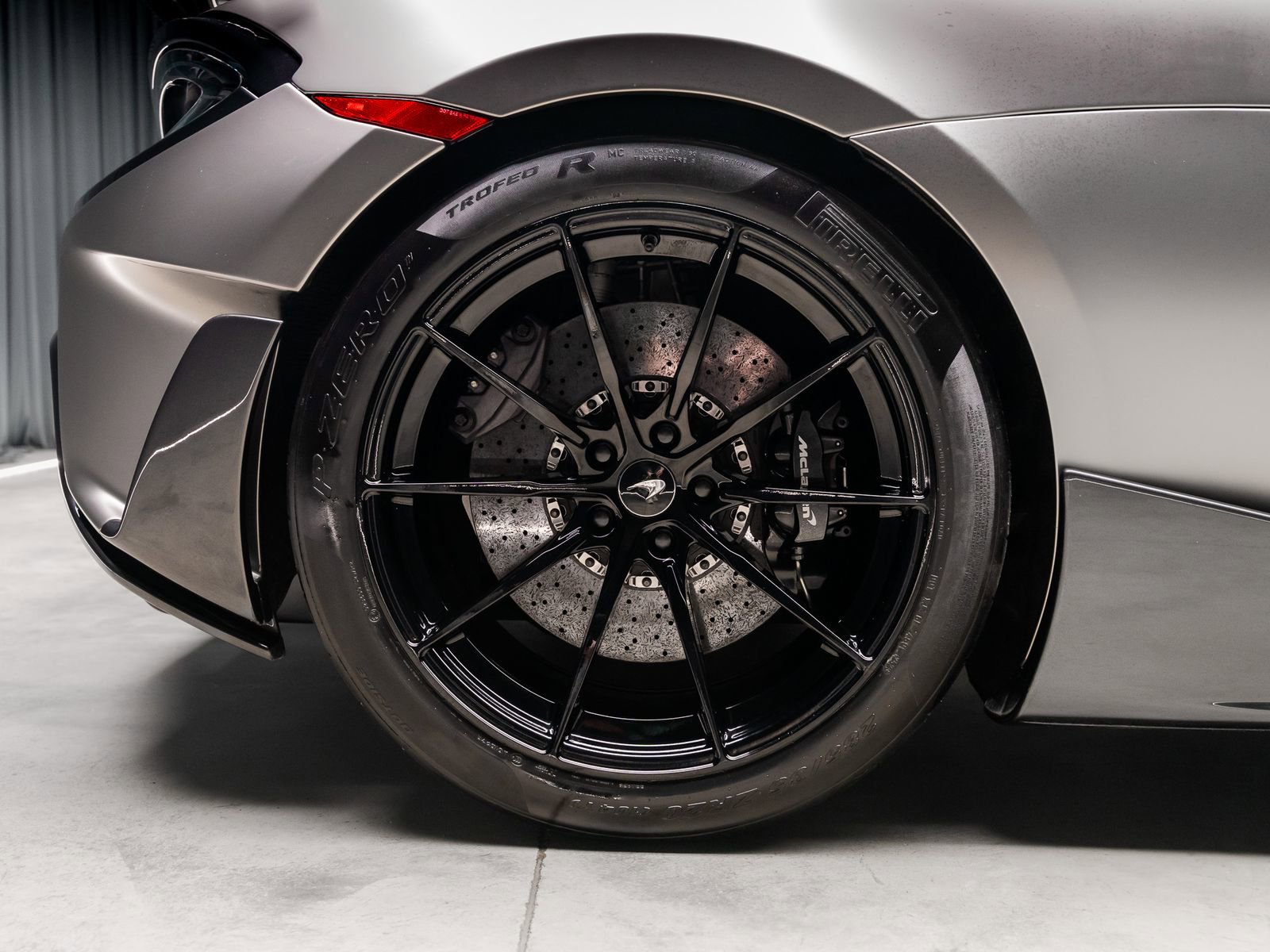 Used 2019 McLaren 600LT RWD image 27