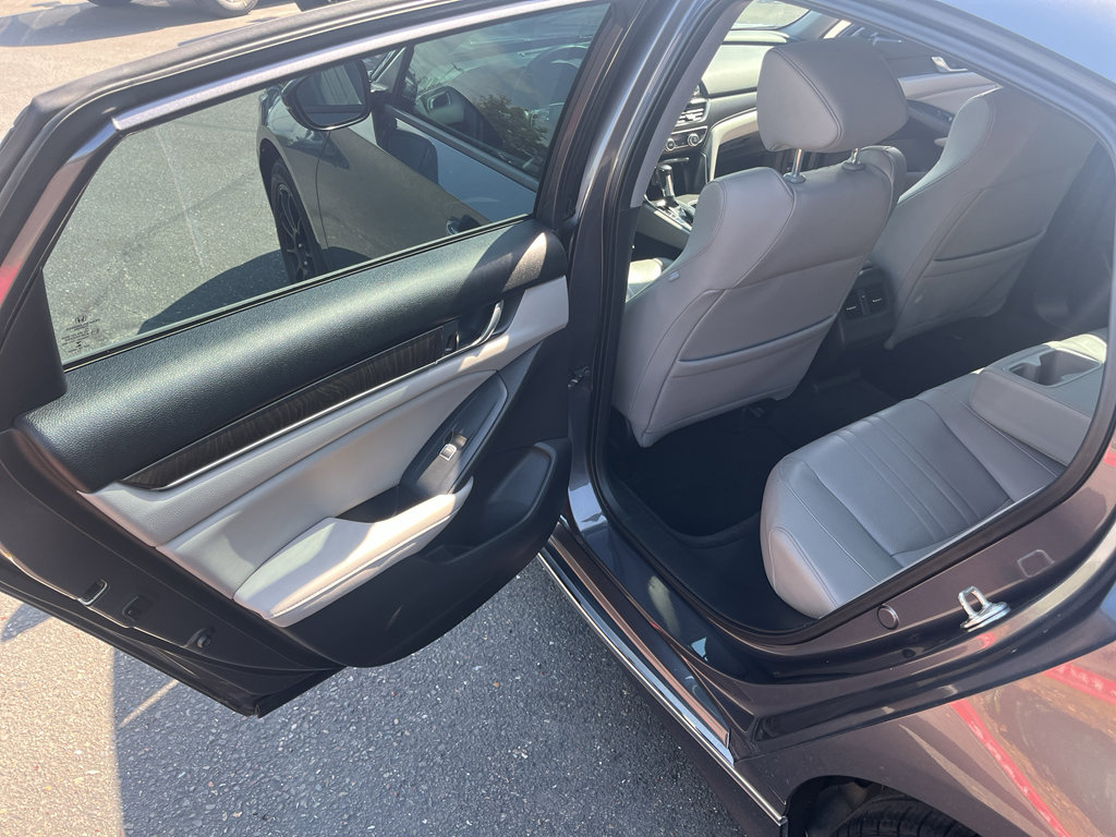 Used 2018 Honda Accord EX-L image 37