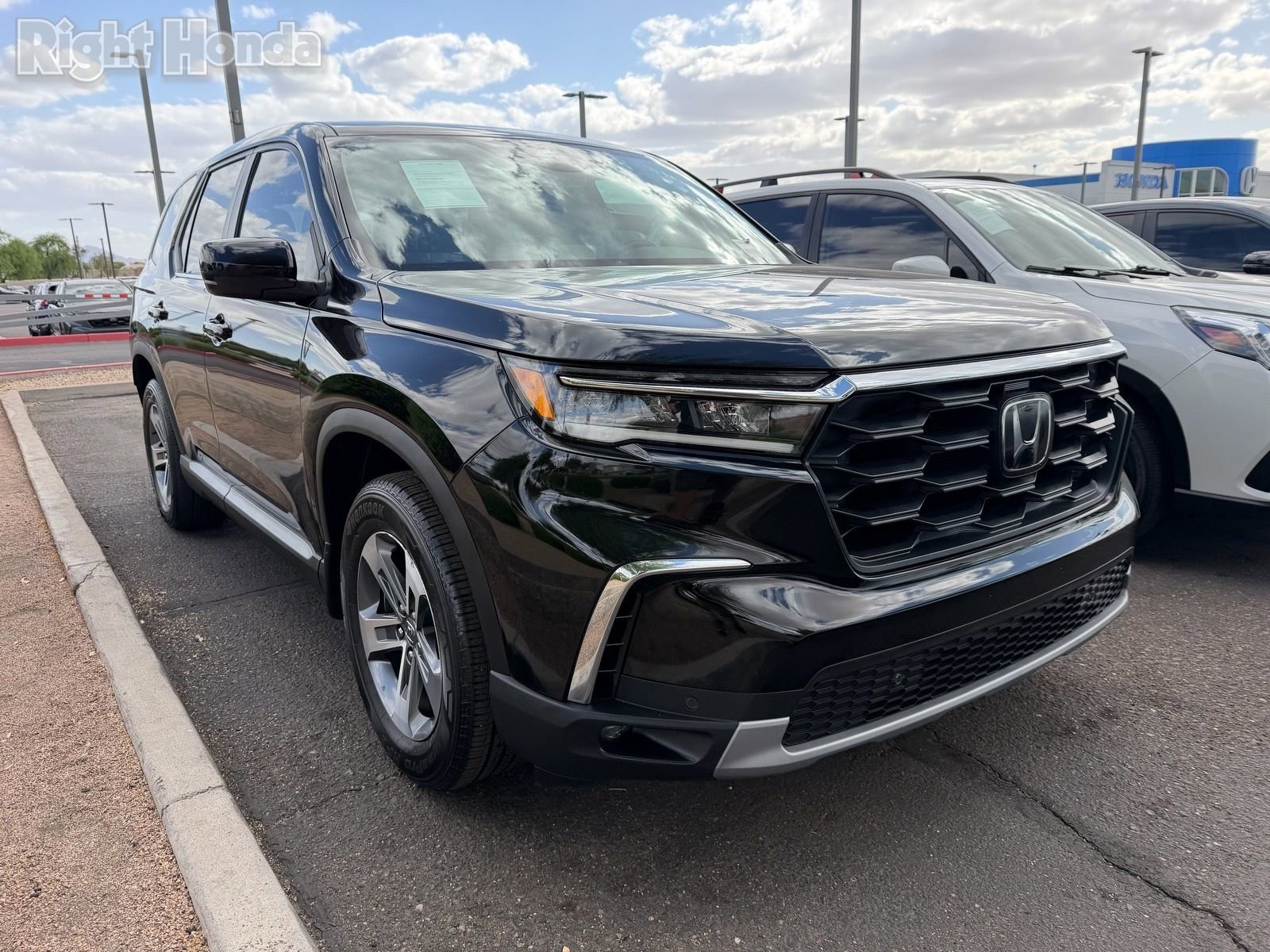 Used 2024 Honda Pilot EX-L image 5
