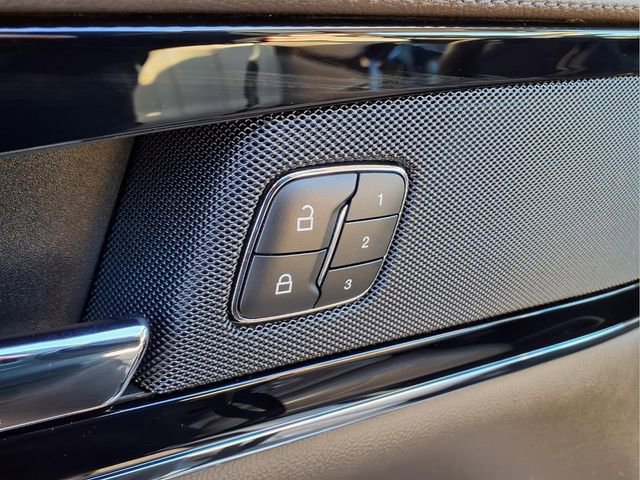 Used 2023 Lincoln Nautilus Reserve image 18