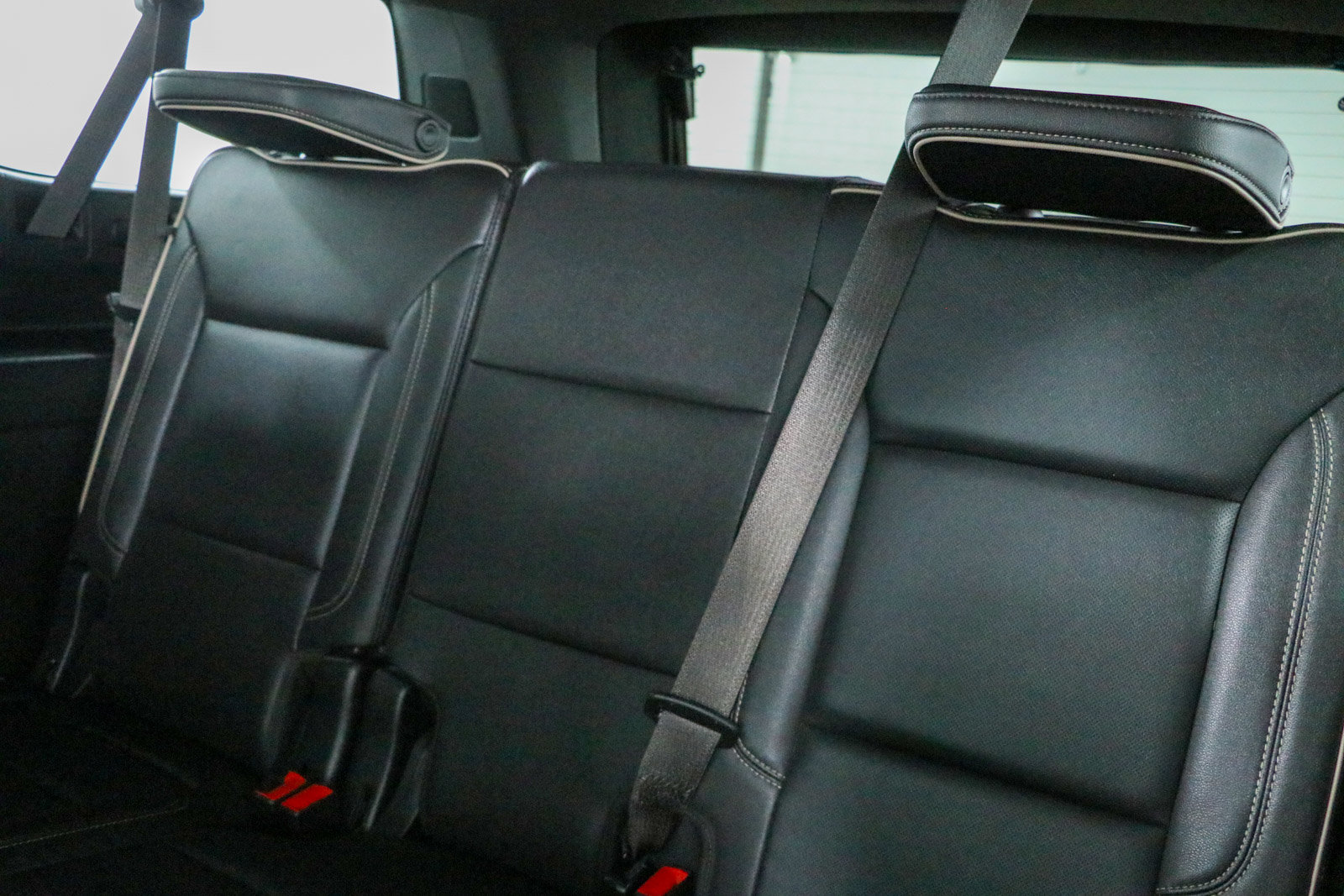 Used 2023 GMC Yukon XL SLT AWD/4WD image 29