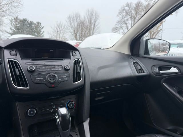 Used 2016 Ford Focus SE w/ Equipment Group 201A image 10
