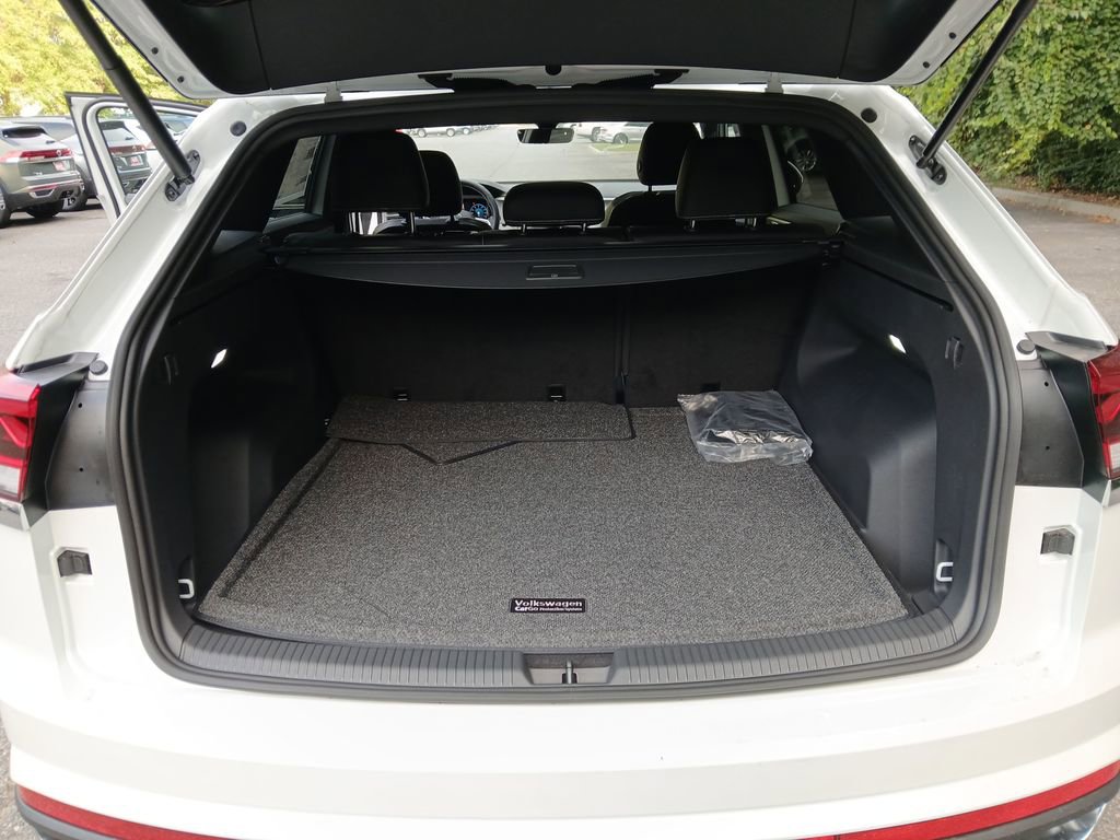 New 2026 Volkswagen Atlas Cross Sport SE image 21