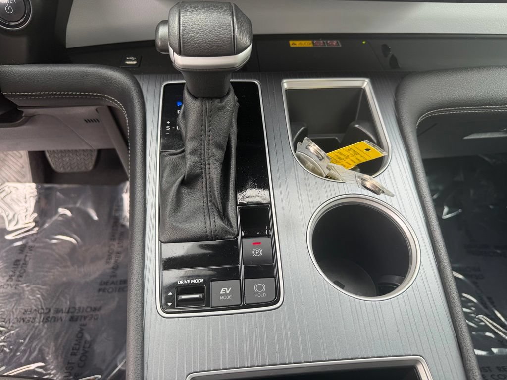 Used 2025 Toyota Sienna XLE FWD image 23