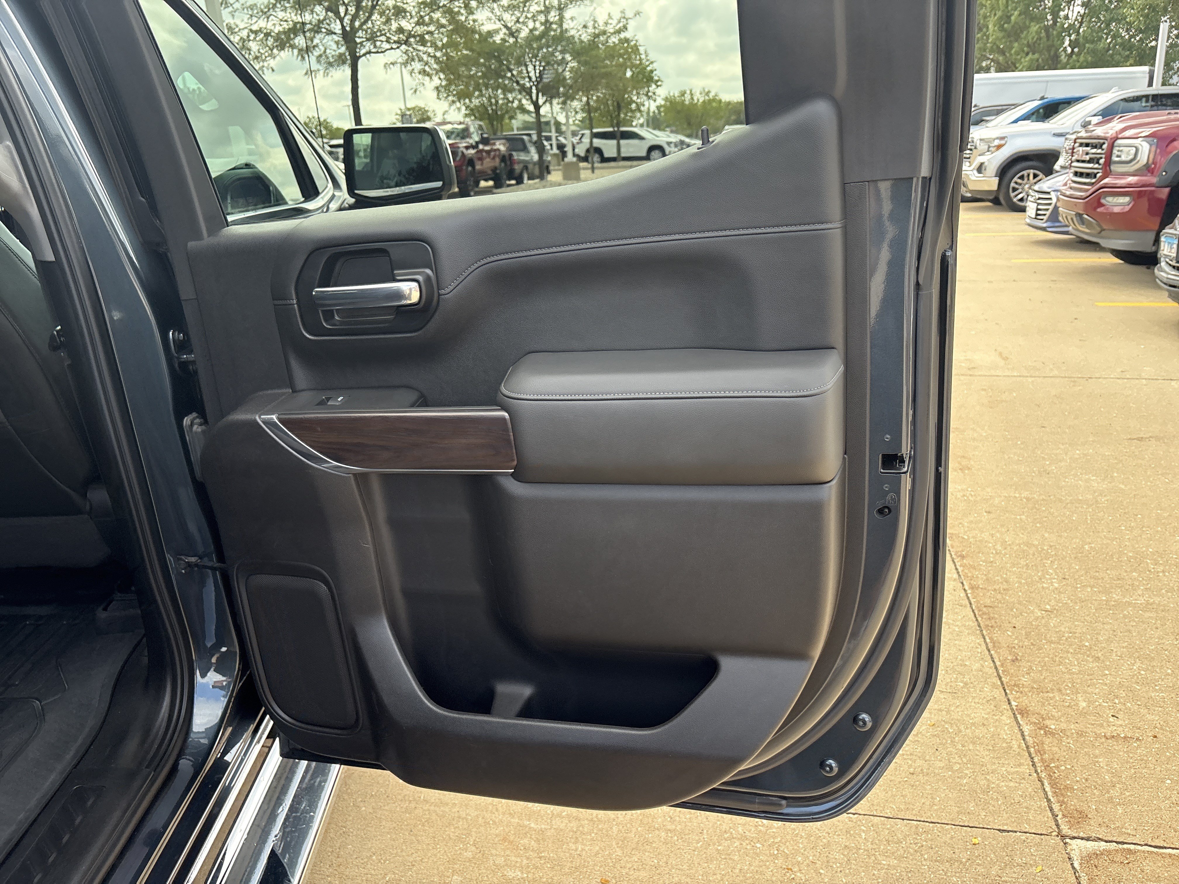 Used 2020 GMC Sierra 1500 SLT w/ SLT Premium Package AWD/4WD image 15
