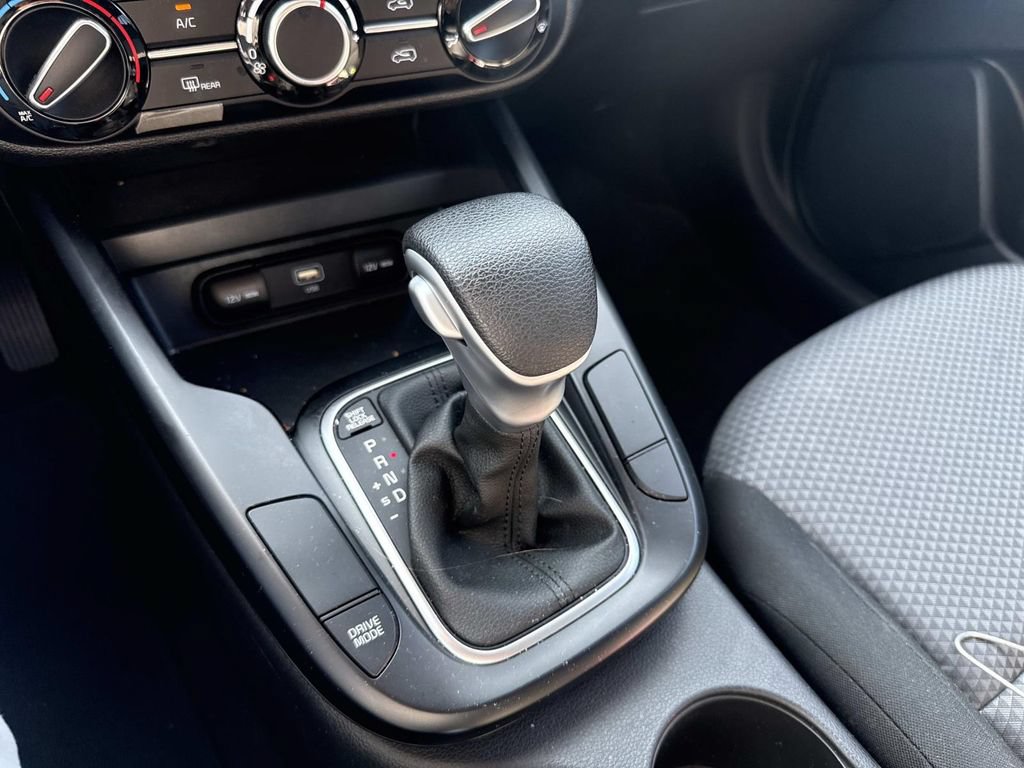 Used 2025 Kia Soul LX FWD image 23