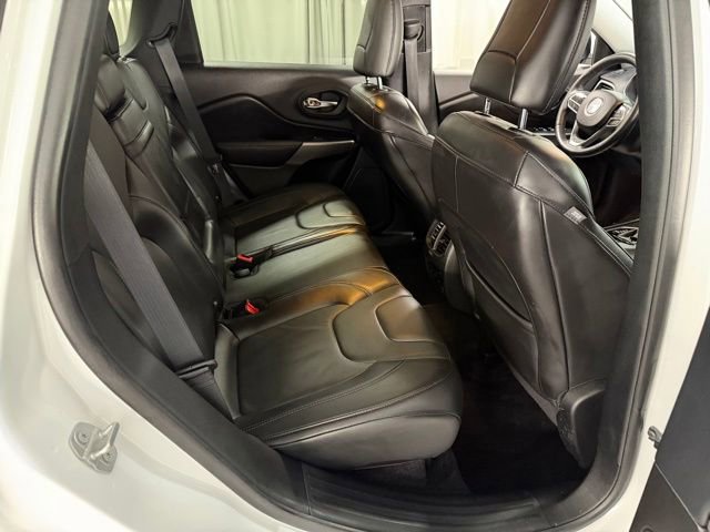 Used 2019 Jeep Cherokee Limited AWD/4WD image 8