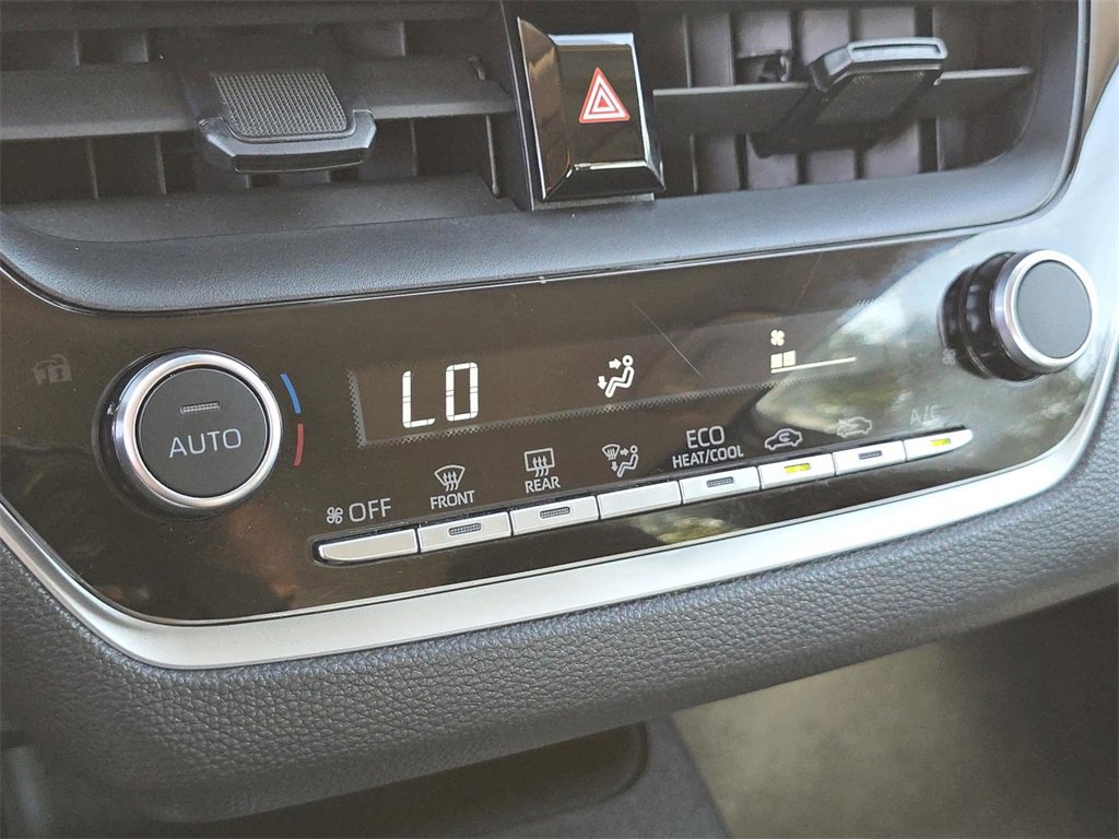 Used 2024 Toyota Corolla LE image 30