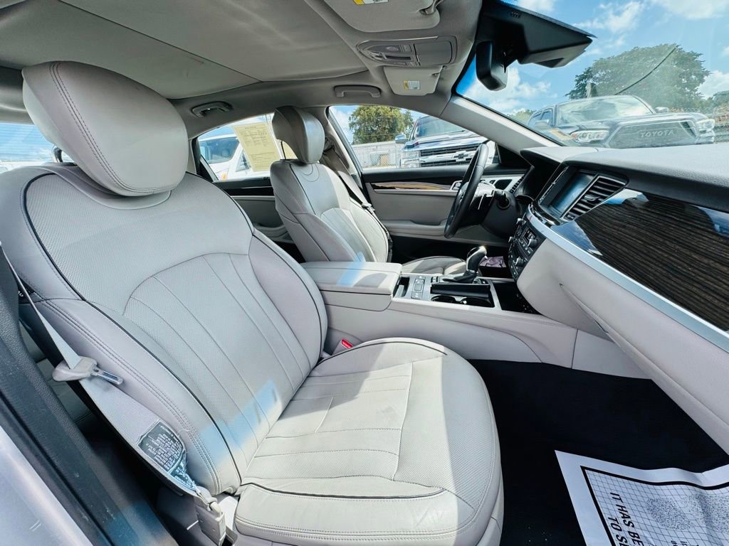 Used 2015 Hyundai Genesis 3.8 w/ Option Group 03 image 18