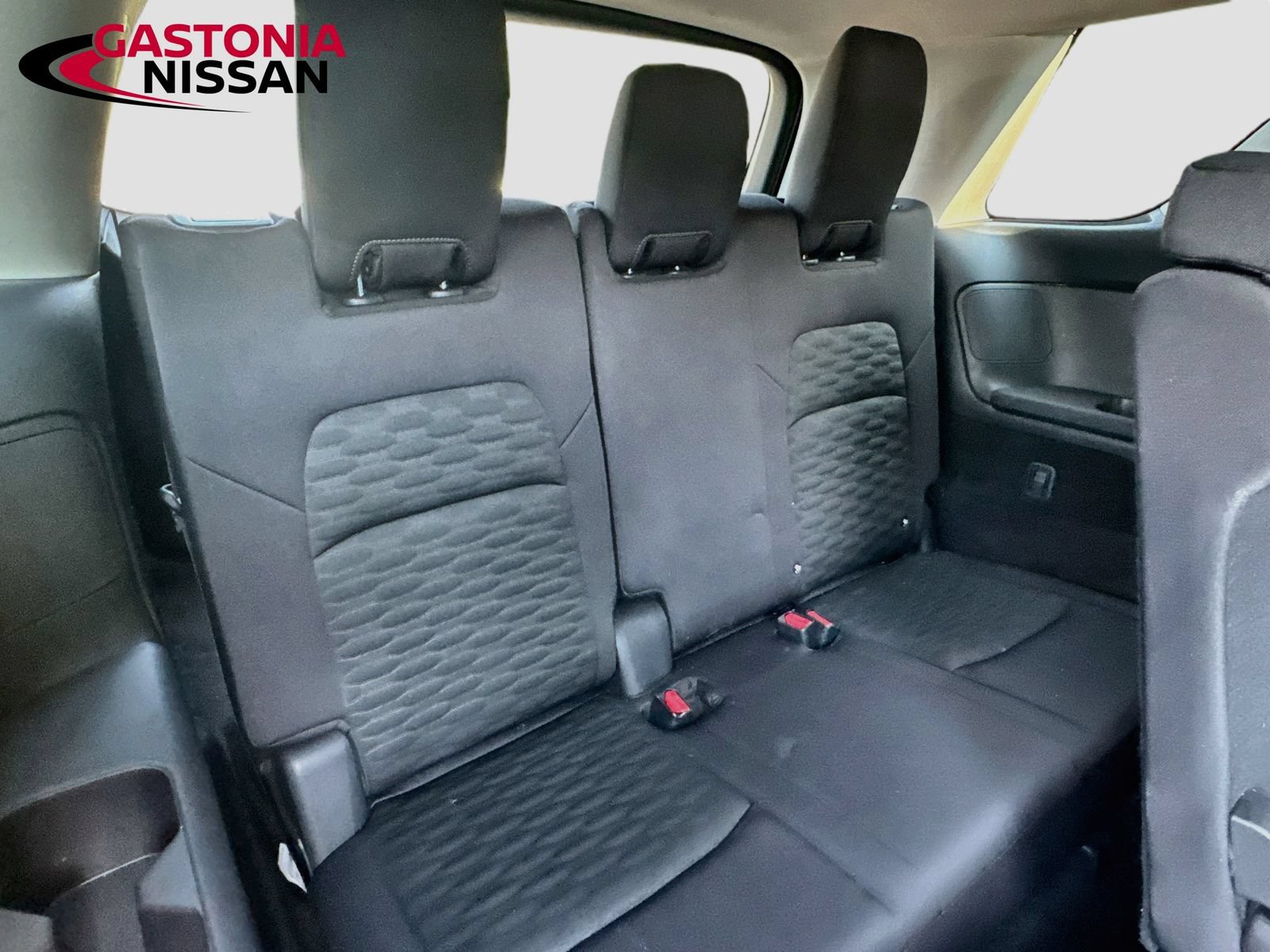 Used 2025 Nissan Pathfinder SV FWD image 34