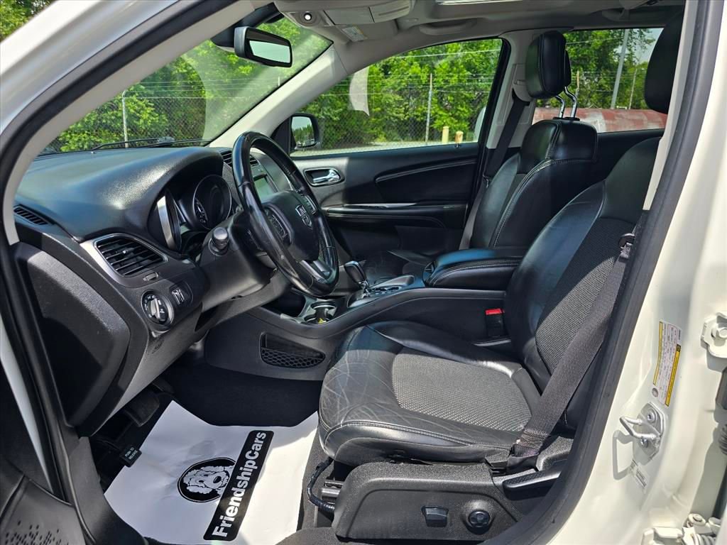 Used 2019 Dodge Journey Crossroad w/ Nav & Sun Group FWD image 12