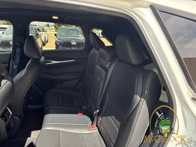 Used 2018 INFINITI Q50 Luxe w/ Cargo Package (L95) RWD image 28