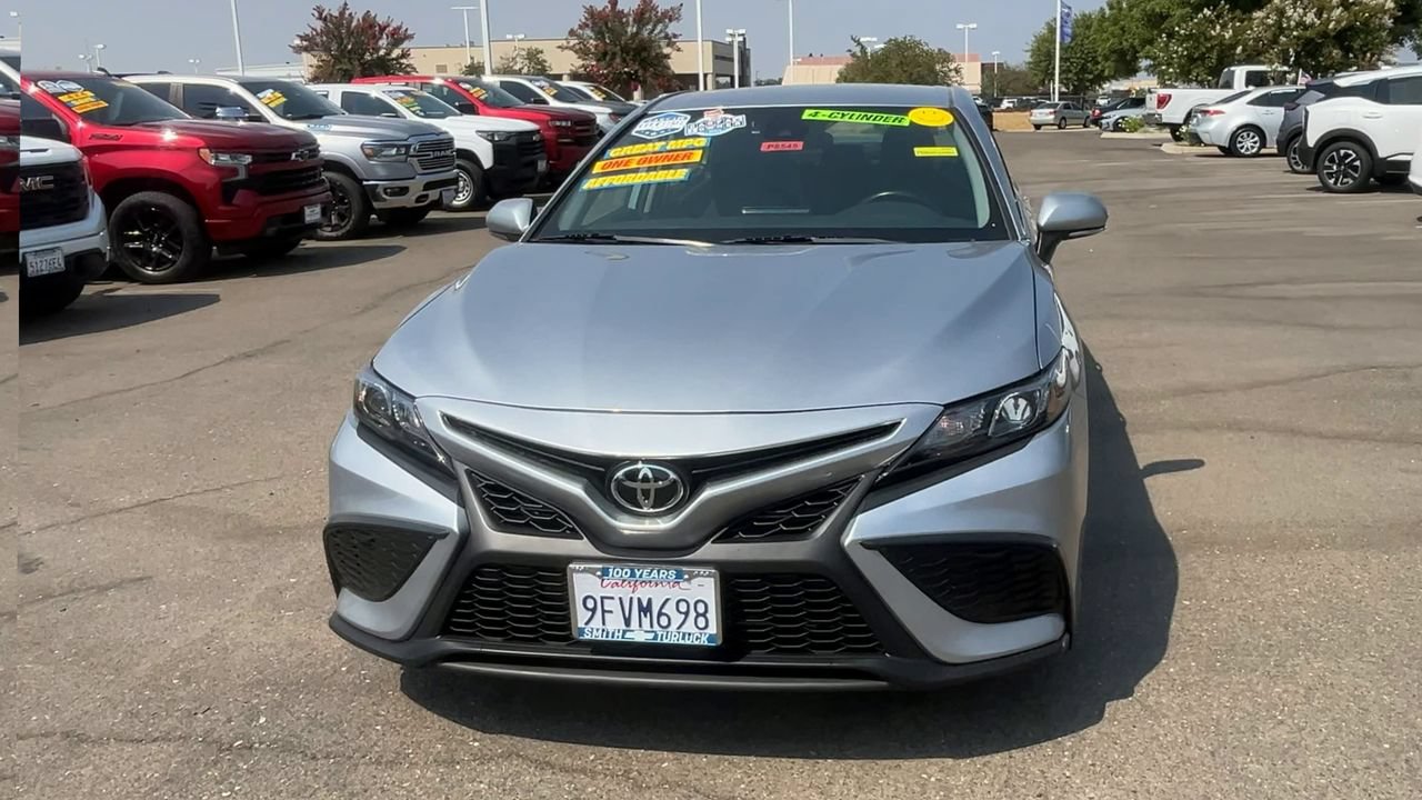 Used 2023 Toyota Camry SE FWD image 2