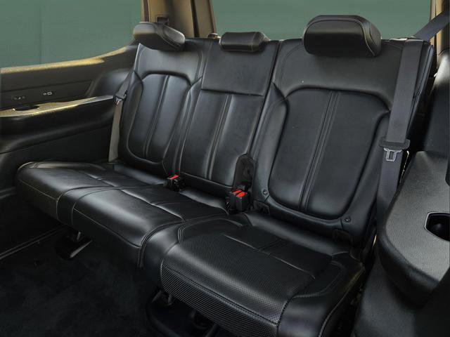 Used 2022 Jeep Wagoneer Series III w/ Premium Group I AWD/4WD image 27