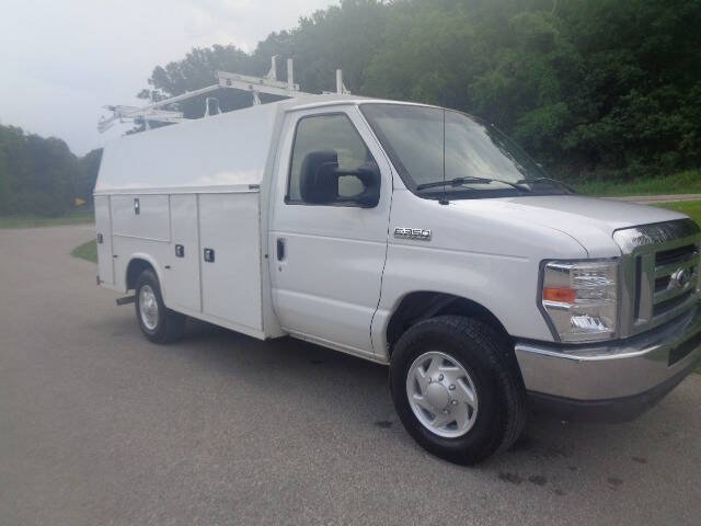 Used 2019 Ford E-350 and Econoline 350 Super Duty w/ Power Windows & Locks Group RWD image 12