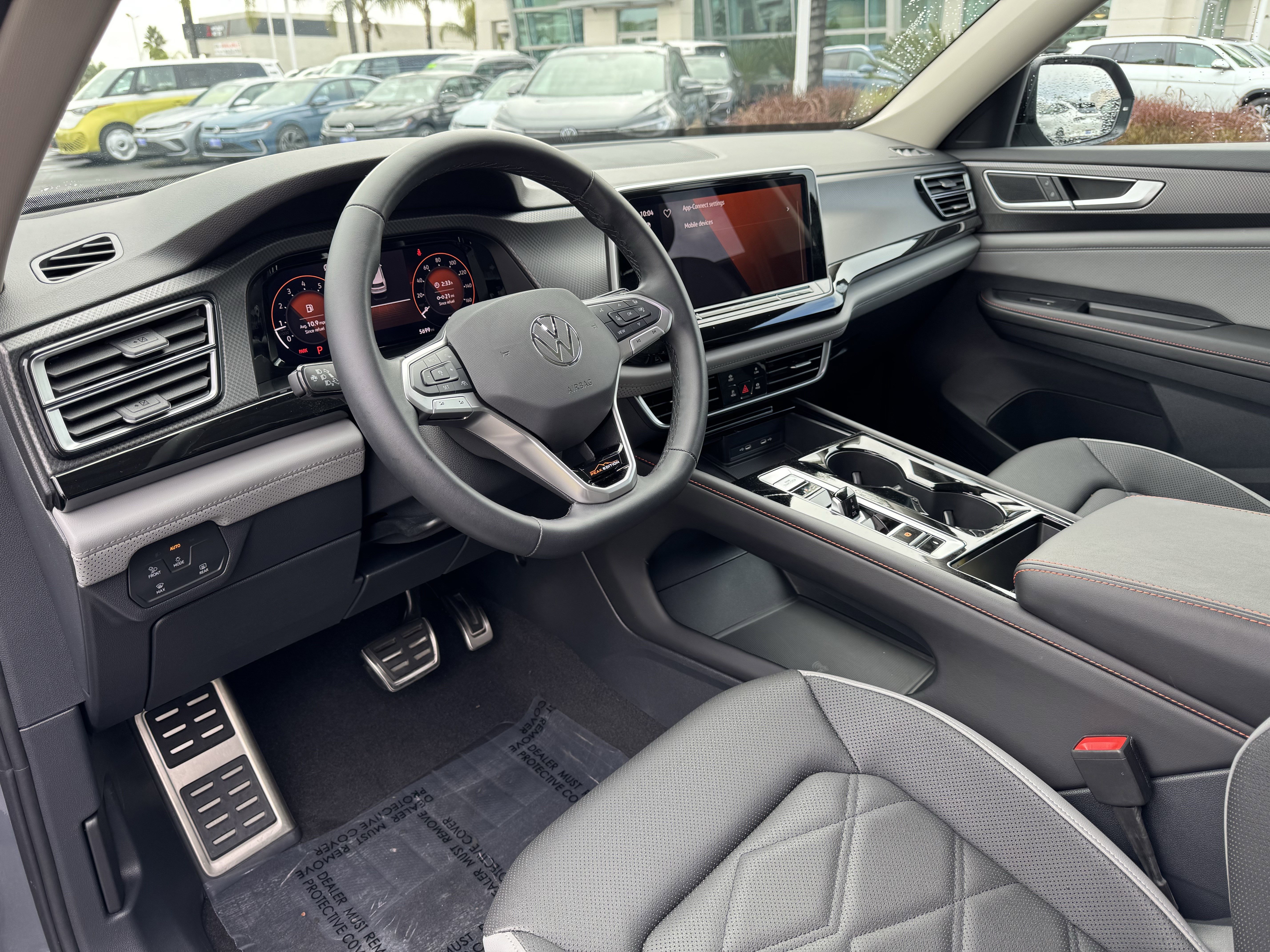 Used 2025 Volkswagen Atlas Peak Edition SE image 17