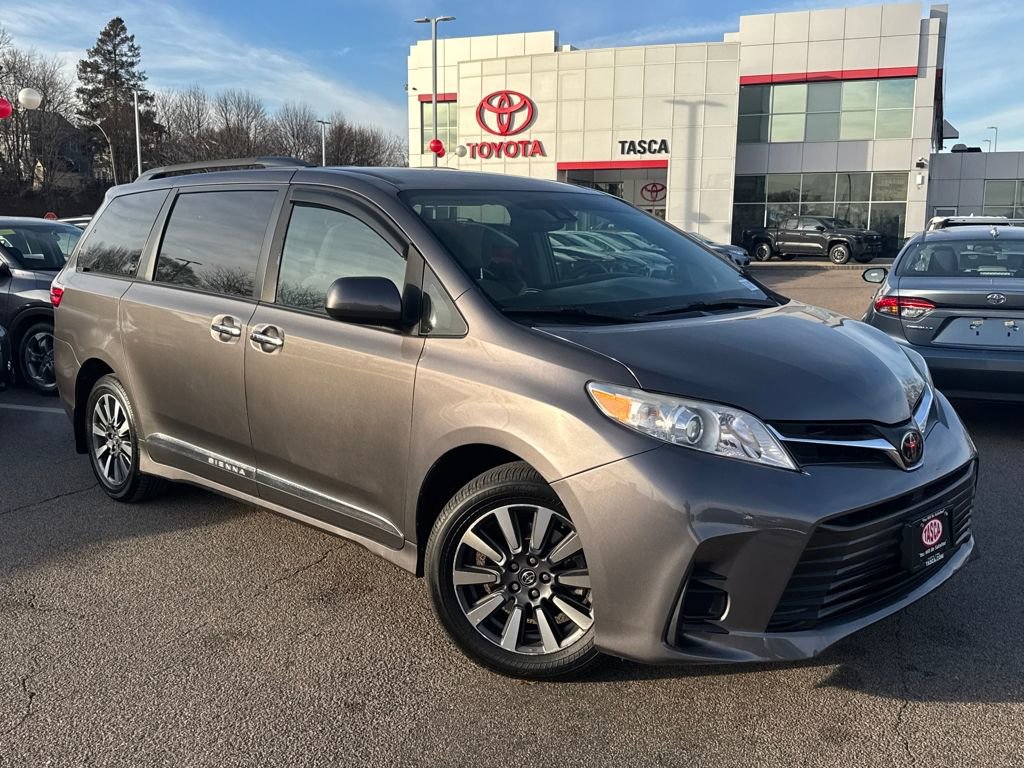 Used 2018 Toyota Sienna LE