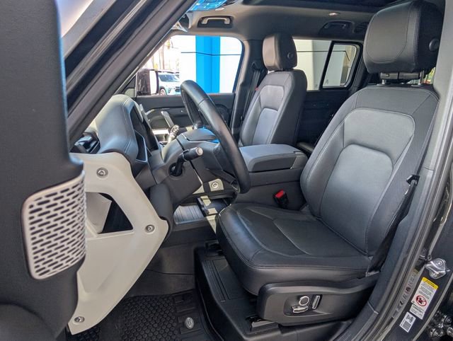 Used 2023 Land Rover Defender 130 X-Dynamic SE image 8