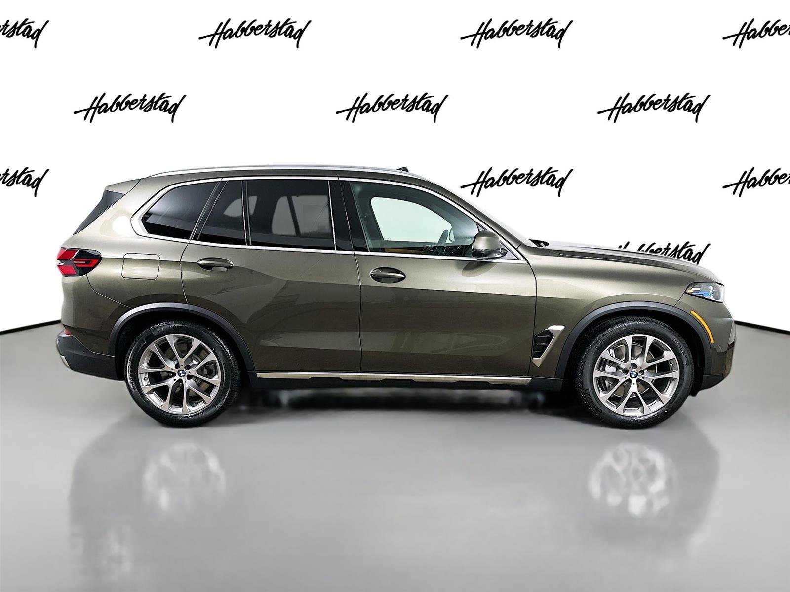 New 2026 BMW X5 xDrive50e w/ Climate Comfort Package image 4