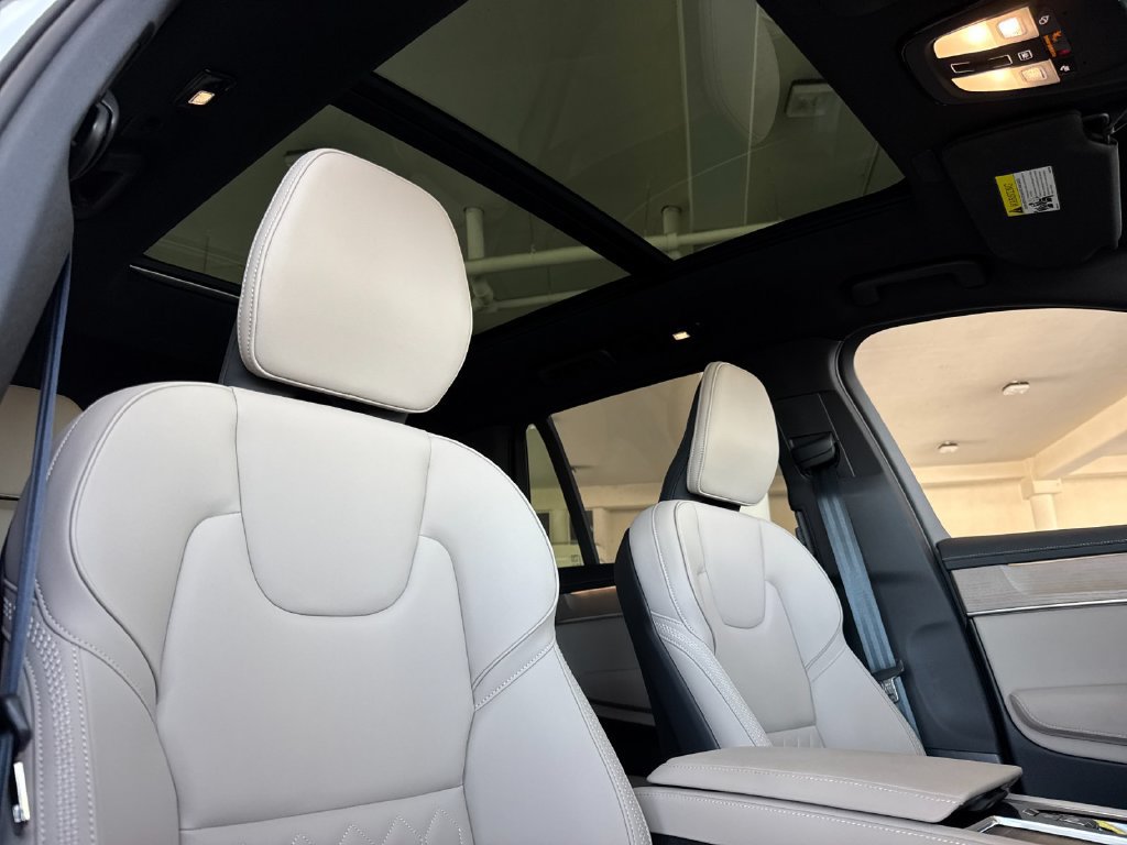 Certified 2026 Volvo XC90 B6 Plus AWD/4WD image 17