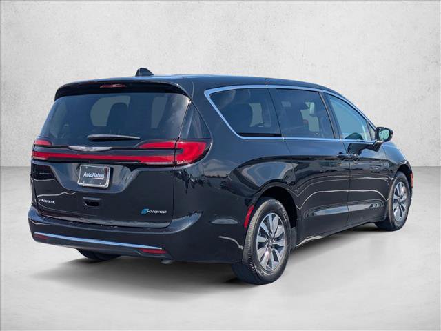 Used 2022 Chrysler Pacifica Touring-L FWD image 5