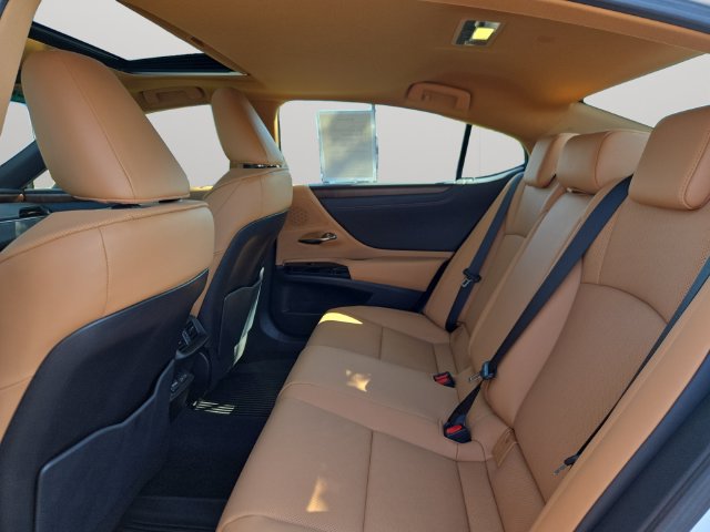 Used 2023 Lexus ES 350 w/ Premium Package FWD image 12