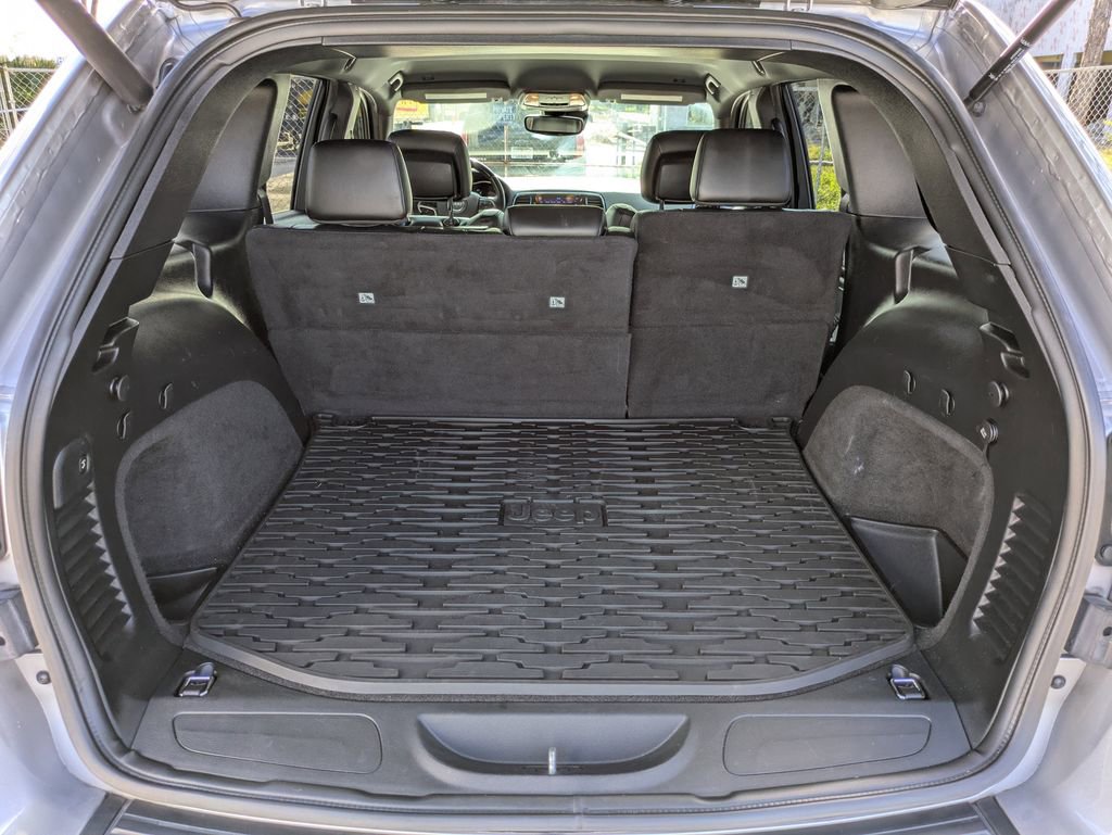 Used 2021 Jeep Grand Cherokee Laredo X image 16