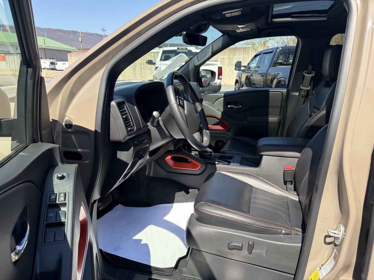Used 2023 Nissan Frontier PRO-4X w/ Pro-4X Premium Package image 22