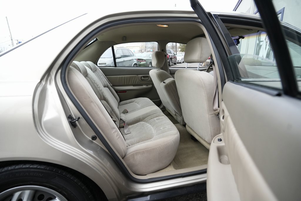 Used 1998 Buick Century Custom image 32