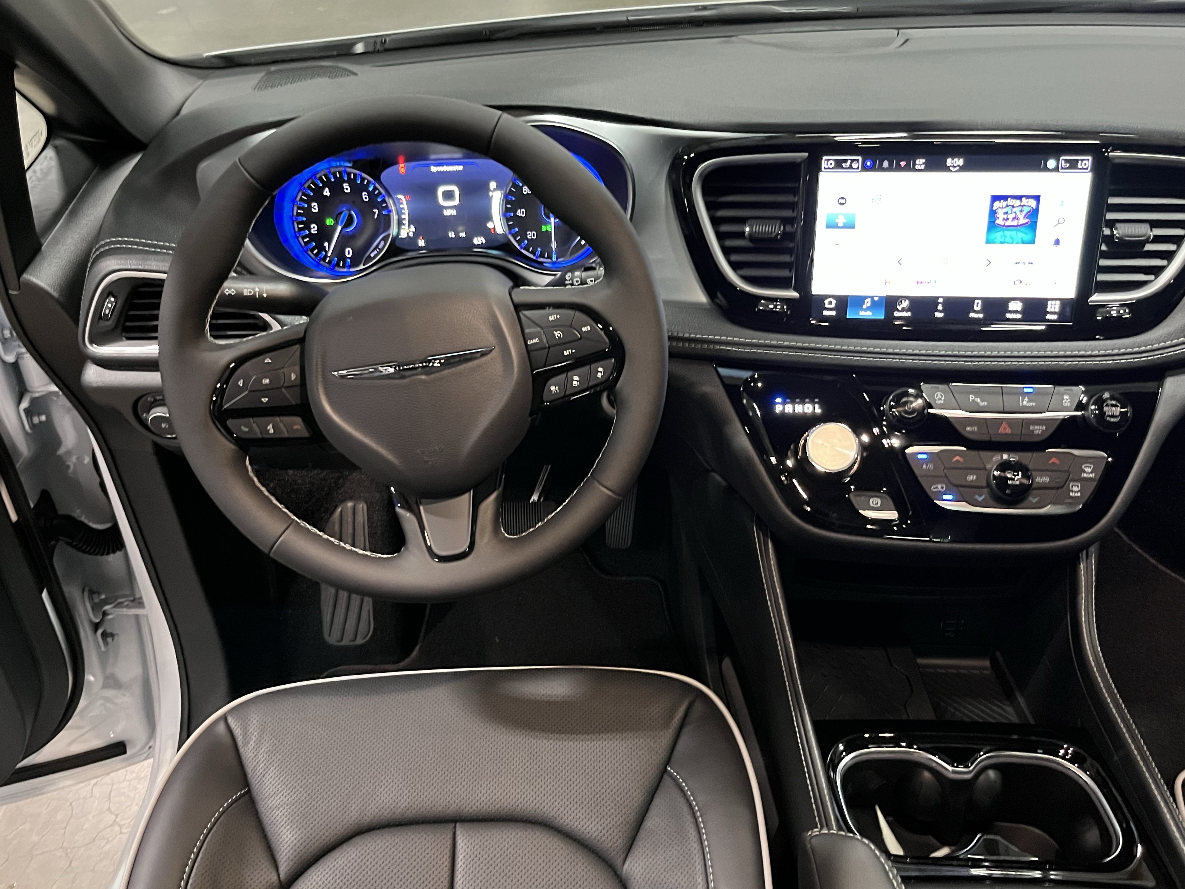 New 2026 Chrysler Pacifica Limited w/ S Appearance Package AWD/4WD image 12