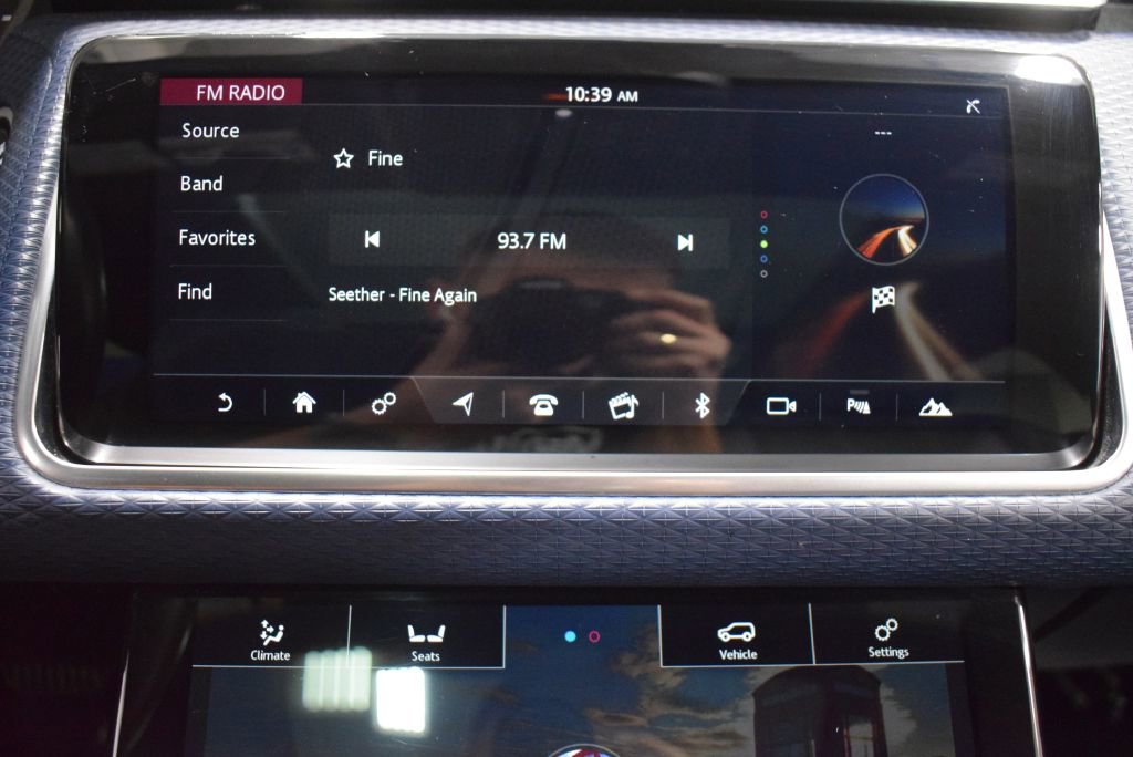 Used 2020 Land Rover Range Rover Velar R-Dynamic S image 26