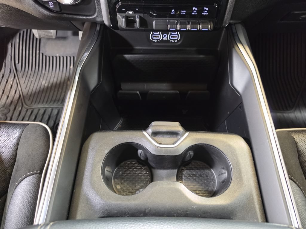 Used 2024 RAM 1500 Laramie AWD/4WD image 24