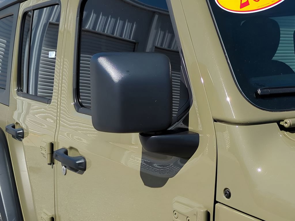 Used 2025 Jeep Wrangler Willys image 12