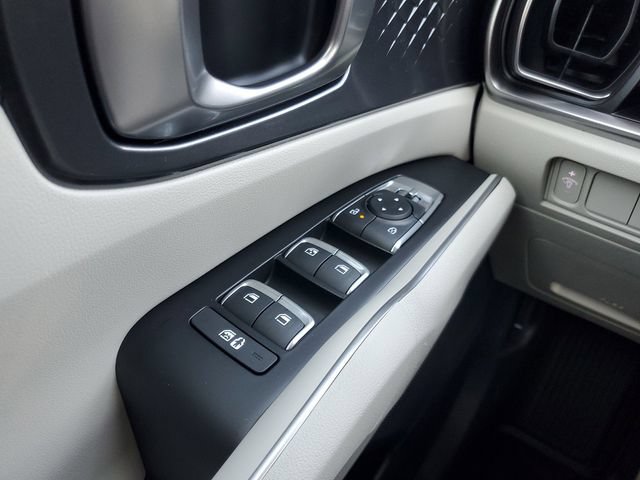 Certified 2025 Kia Sorento S w/ Panoramic Sunroof Package FWD image 28
